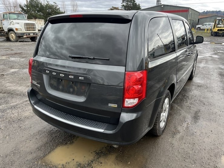 2012-dodge-grand-caravan-image-4