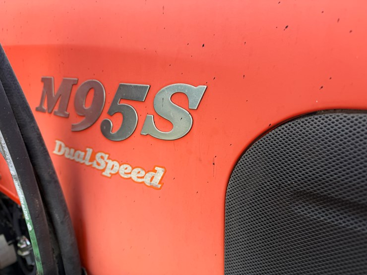 kubota-m95s-image-32