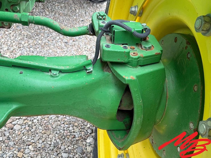 2013-john-deere-8285r-image-13