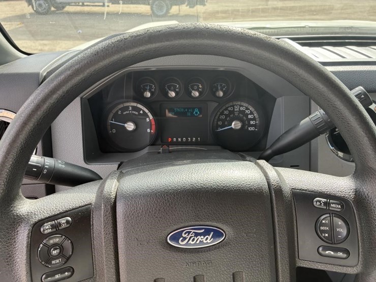 2016-ford-f550-xlt-image-18