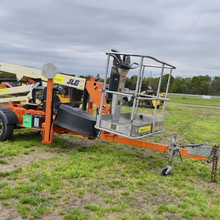2016 JLG T350