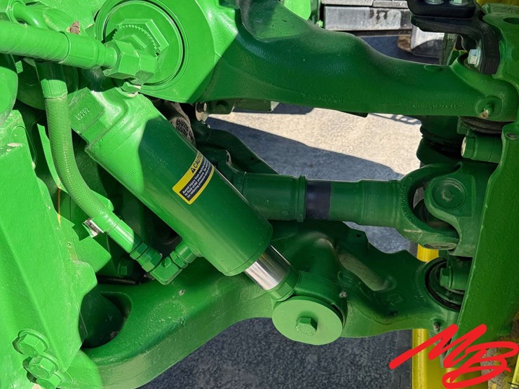 2023-john-deere-8r-370-image-6