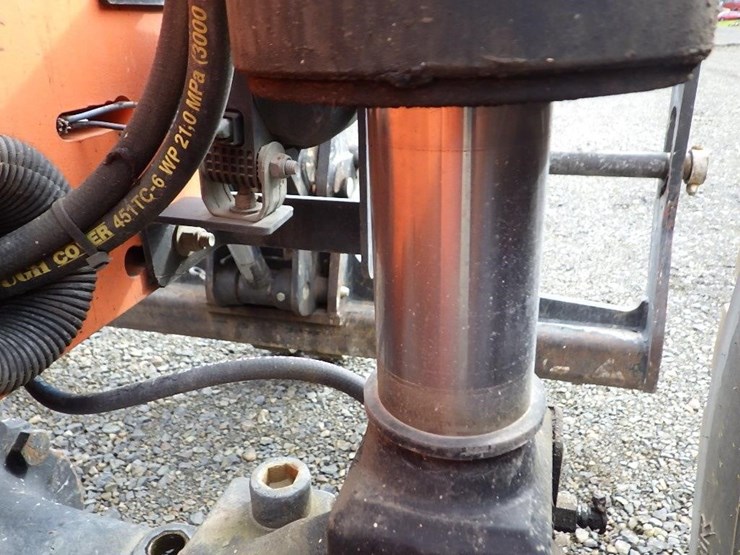 2015-jlg-8042-image-29