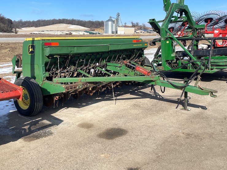 john-deere-8200-image-3