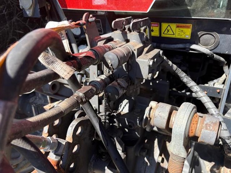 massey-ferguson-4610-image-12