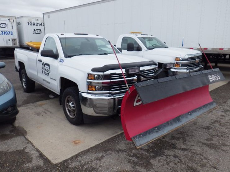 2015-chevrolet-silverado-2500-image-3