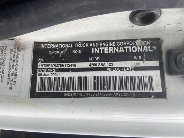 2005-international-durastar-4200-image-11