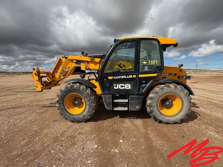2021-jcb-542-70-agri-plus-image-4