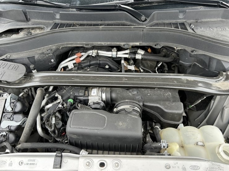 2020-ford-explorer-image-31