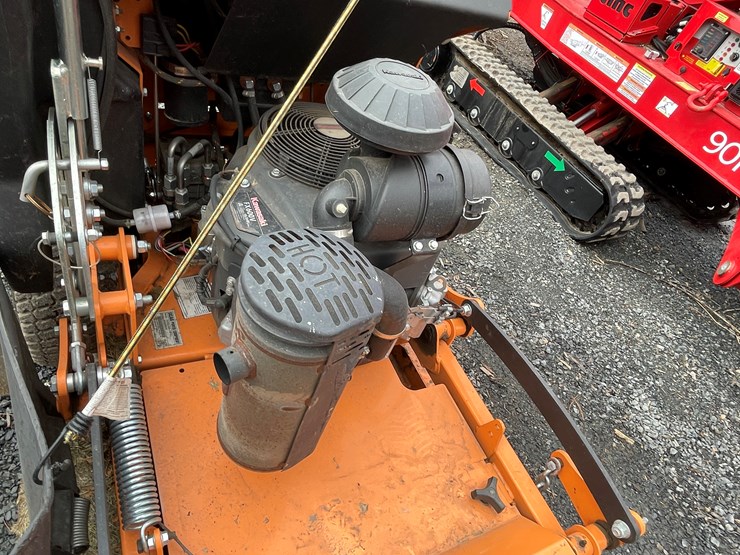 #1016-•-scag-v-ride-lawn-mower-(fall-creek,-wi)-image-14