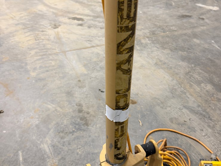 #37050-•-**-spectra-precision-laser-plane-w/control-system-image-4