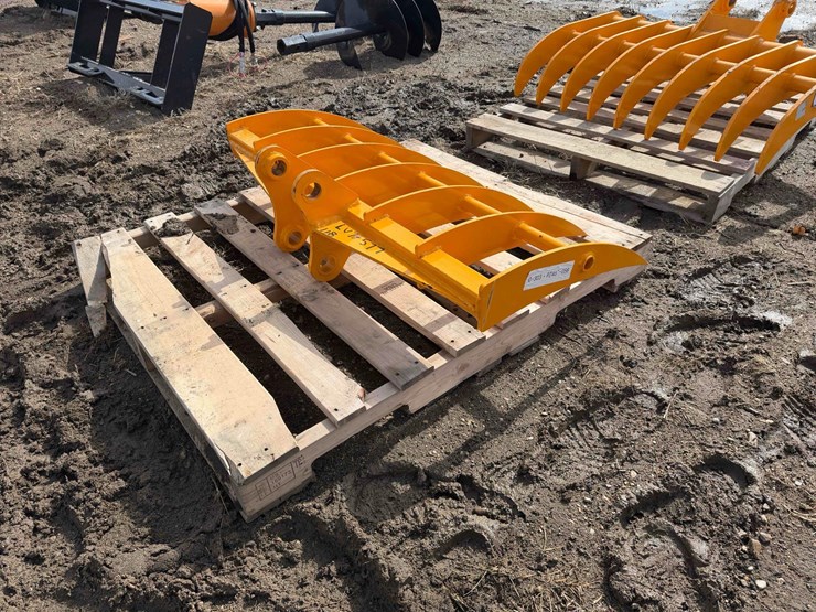 caterpillar-303-image-5