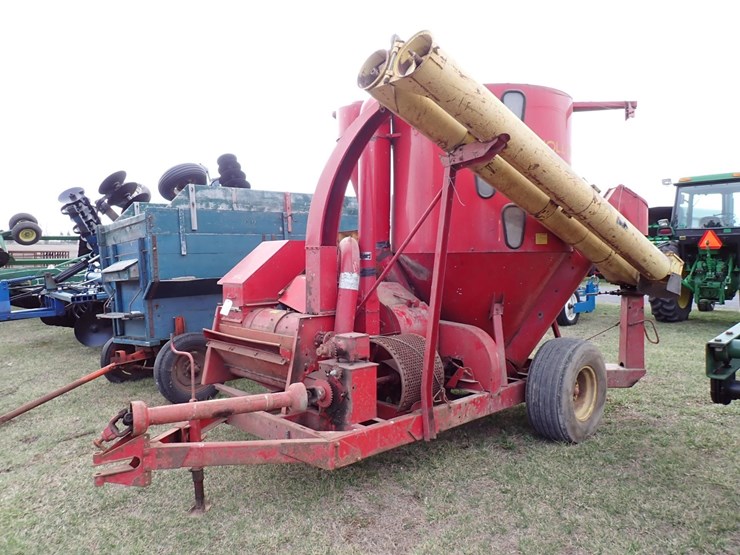 352-new-holland-352-image-2