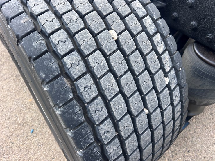 1999-peterbilt-379-image-84