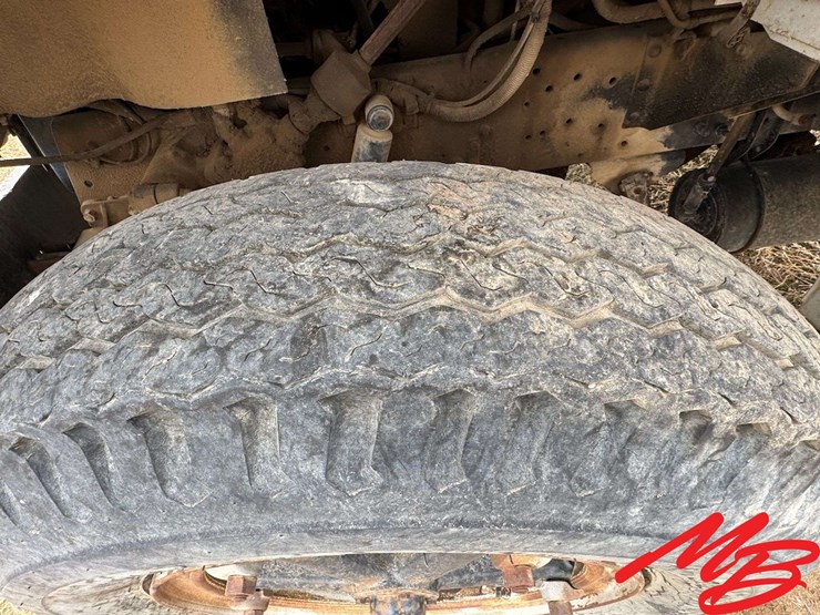 1977-international-1750-image-16