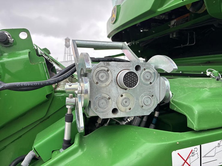 2023-john-deere-s780-image-23