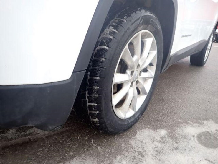 2016-jeep-cherokee-image-90