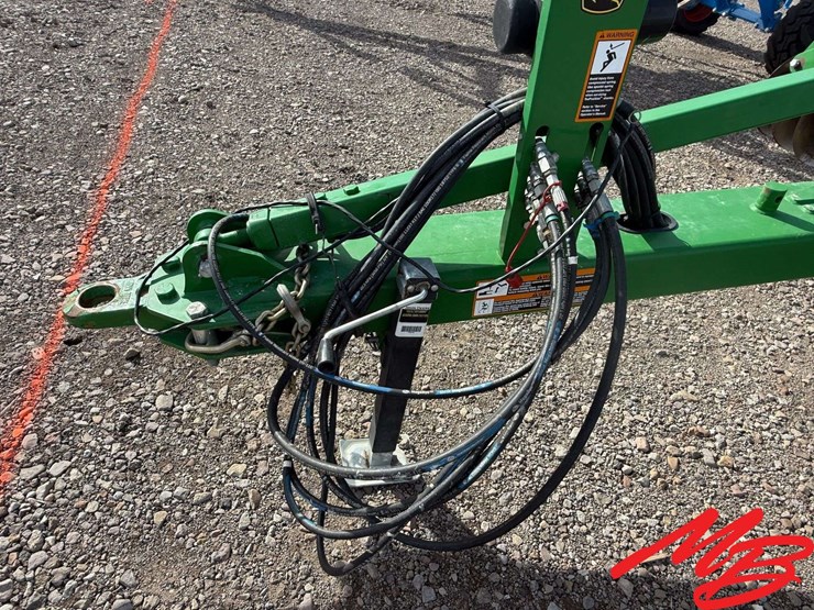 john-deere-2310-image-15