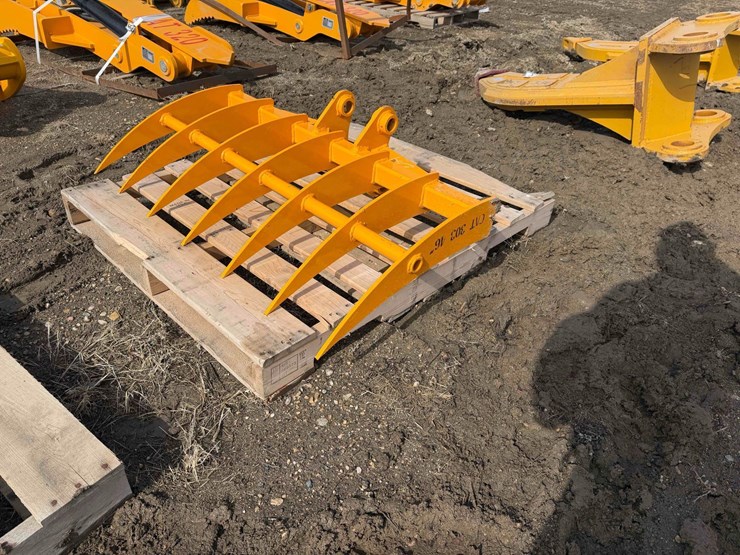 caterpillar-303-image-1