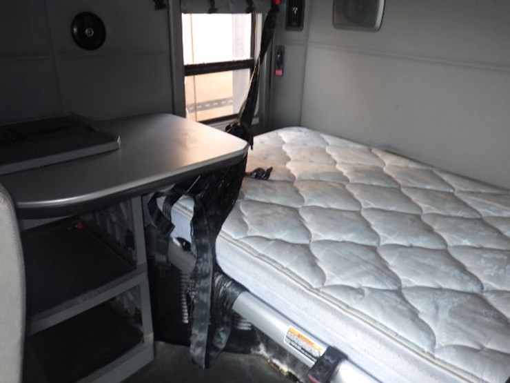 2022-kenworth-t680-image-20