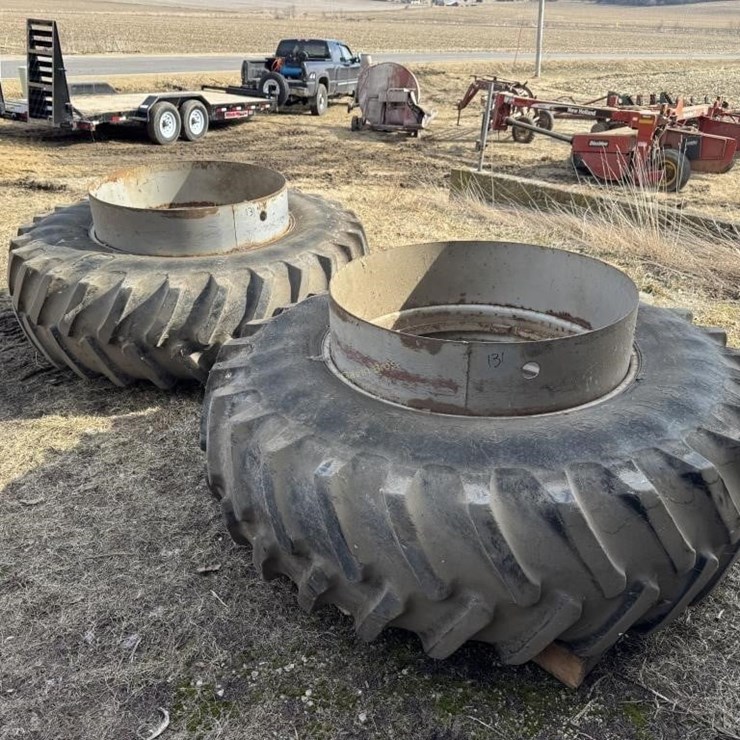 Firestone 20.8 R38 Clamp-on duals