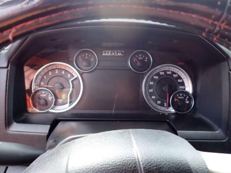 2018-ram-1500-laramie-image-14