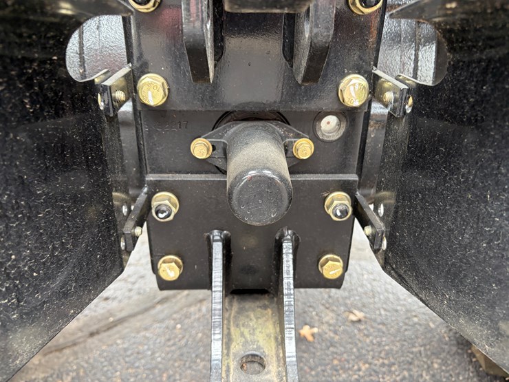 #1022-•-mahindra-2638-tractor-with-loader-(eau-claire,-wi)-image-18