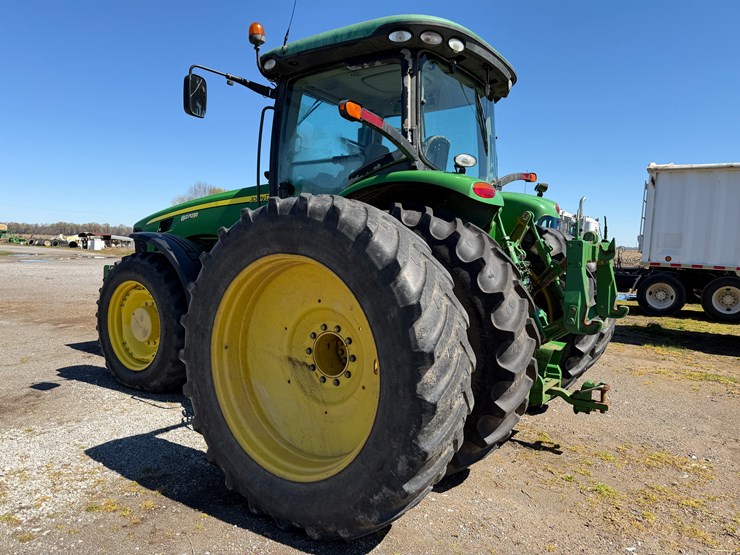 2010-john-deere-8270r-image-4