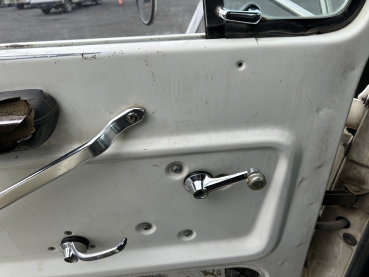 1994-ford-l8000-image-31