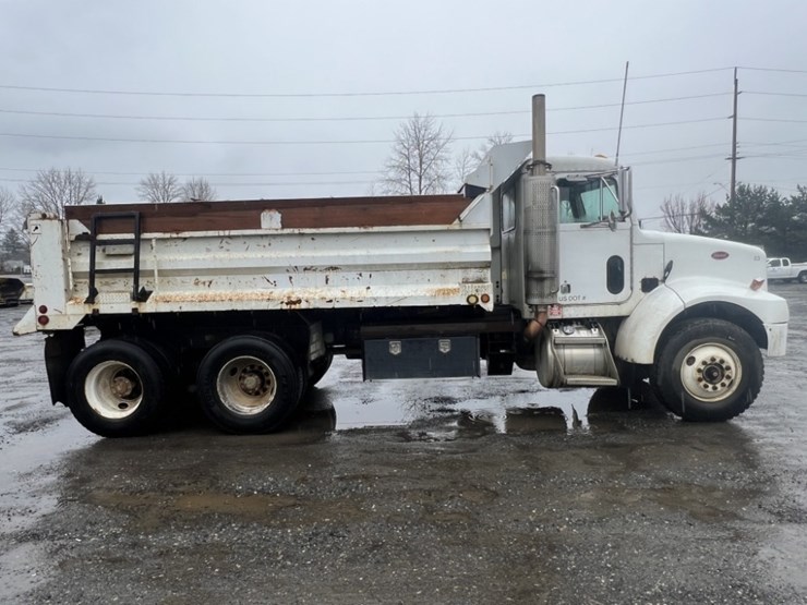 2004-peterbilt-330-image-3