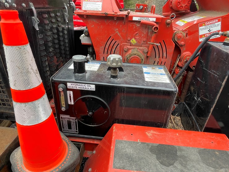 #1008-•-eeger-beever-model-1215-wood-chipper-(fall-creek,-wi)-image-10