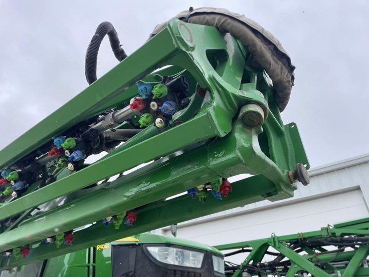 2018-john-deere-r4045-image-13