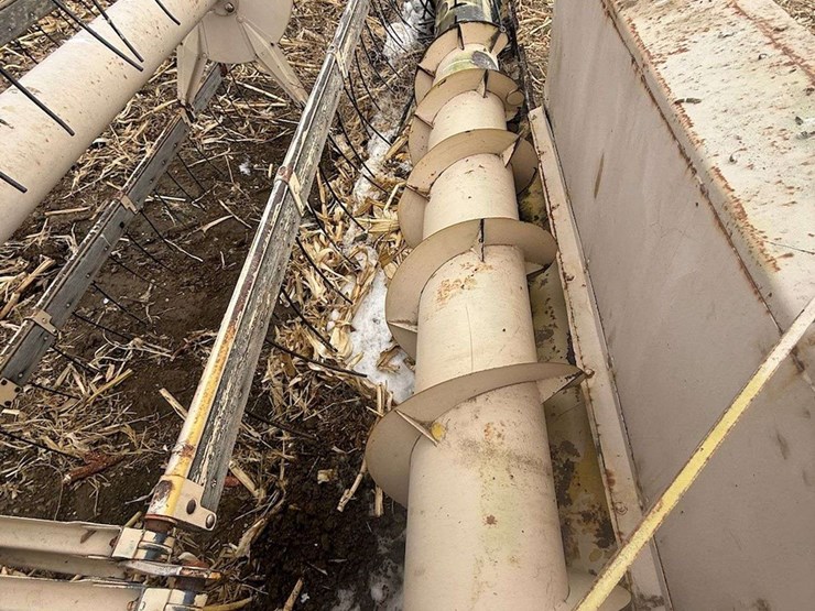 new-holland-960-image-10