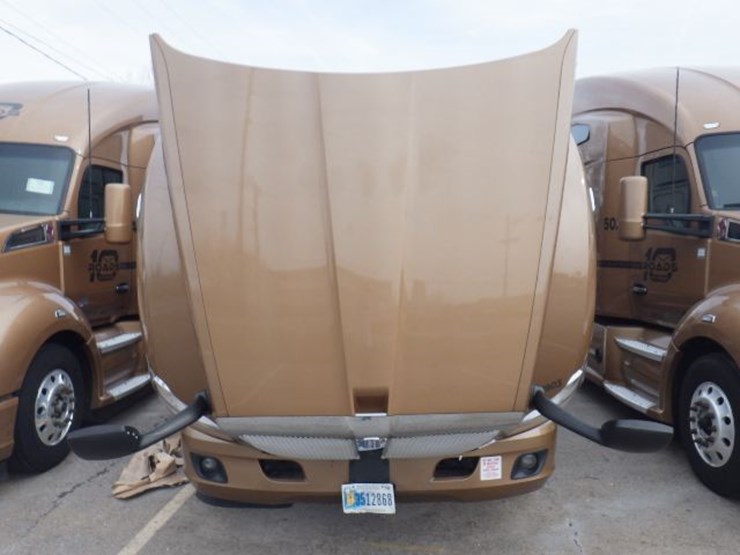 2022-kenworth-t680-image-26