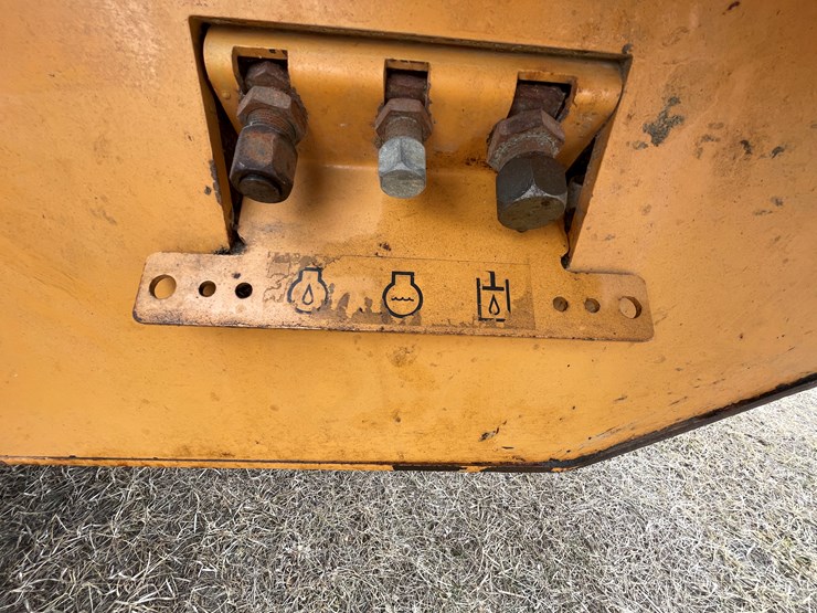 2008-case-621e-xr-image-62