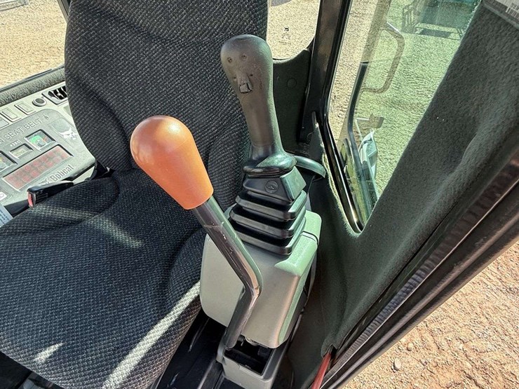 2013-bobcat-e35-image-24