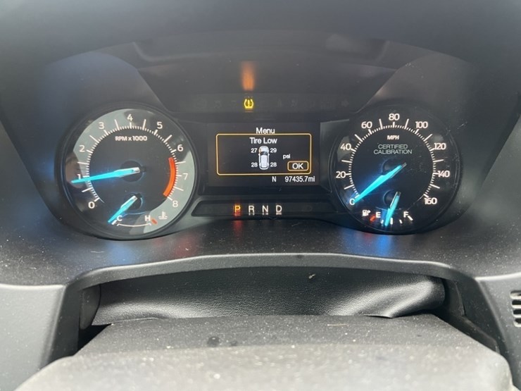 2016-ford-explorer-image-30