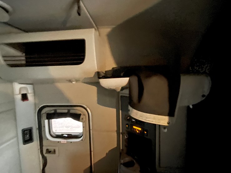 2019-peterbilt-579-image-44