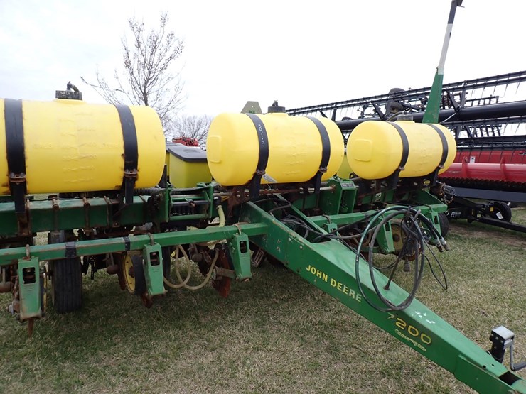 john-deere-7200-image-2