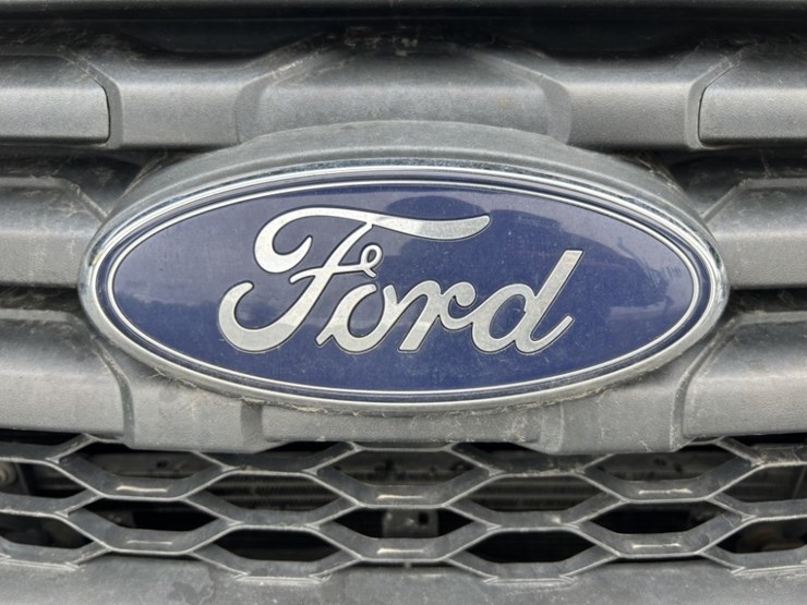 2016-ford-explorer-image-9