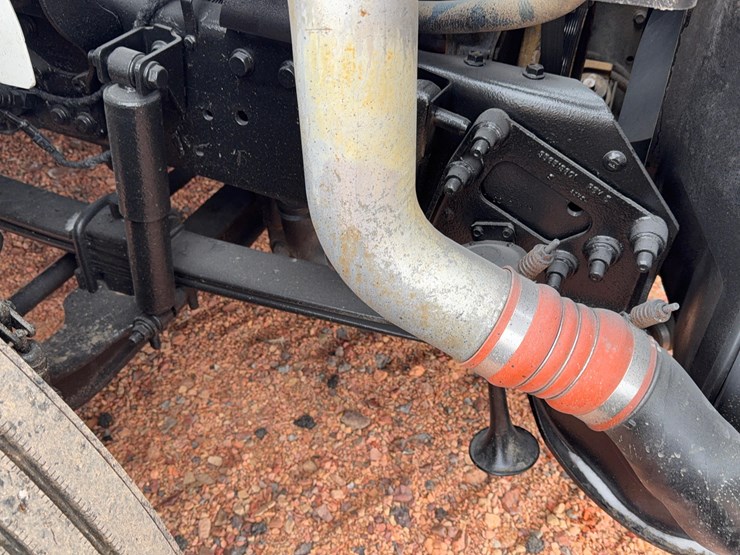 international-8600-image-22