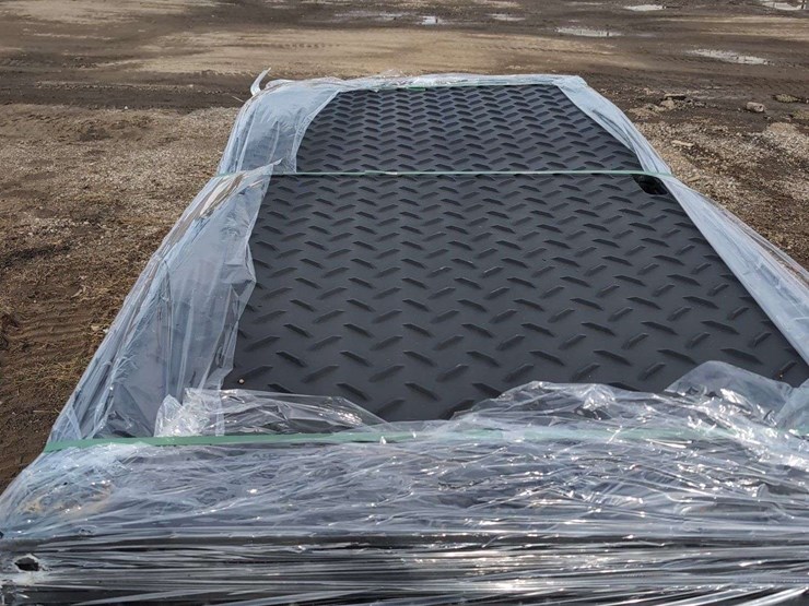 (15)-heavy-duty-mats---8'-x-4'-x-1/2"-thick-image-1