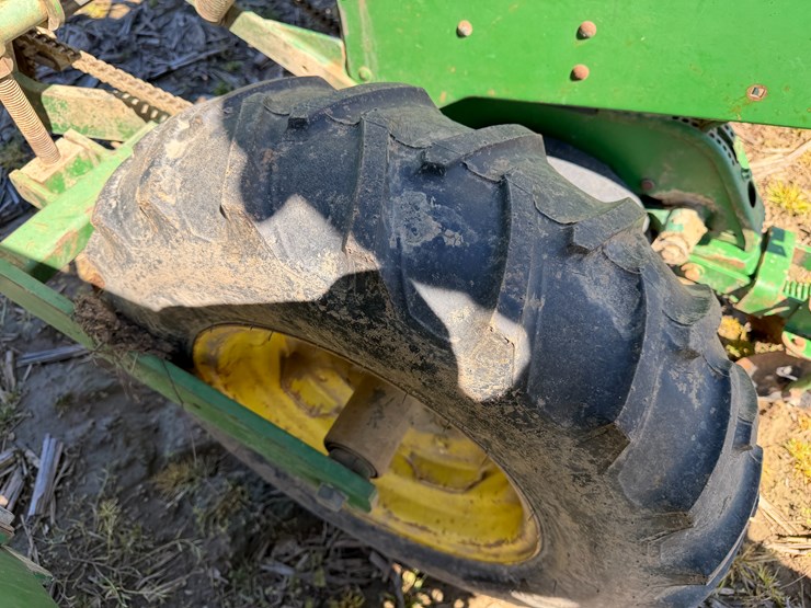 john-deere-1720-image-10