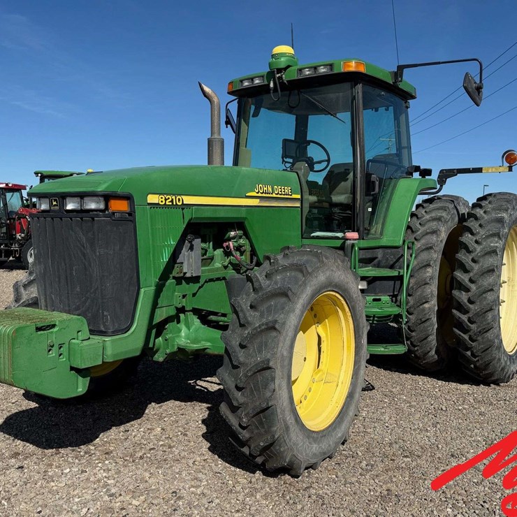 2000 JOHN DEERE 8210
