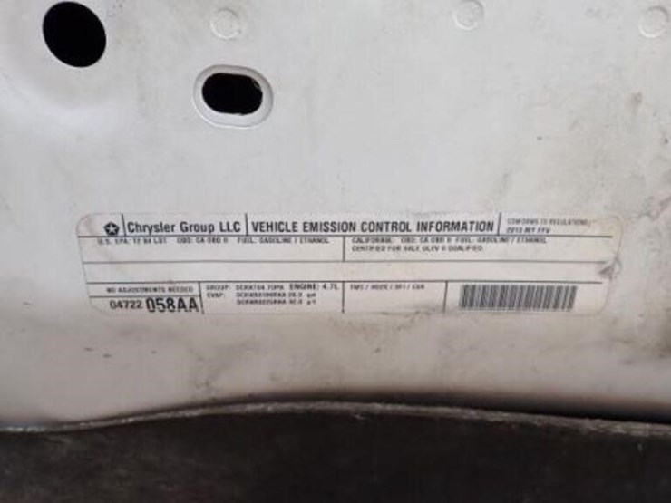 2013-ram-1500-slt-image-40