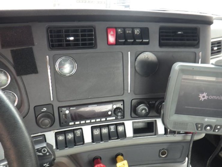 2022-kenworth-t680-image-17