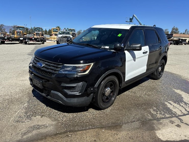 2017-ford-explorer-police-interceptor-image-1