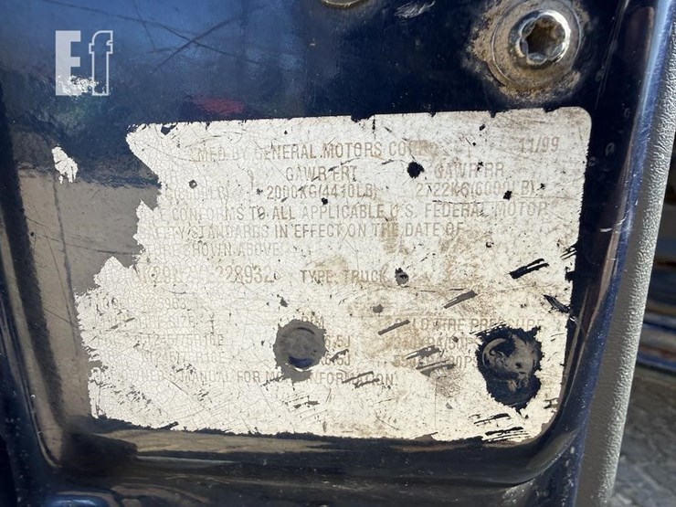 2000-gmc-2500-image-13