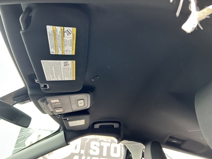 2020-ford-explorer-image-19