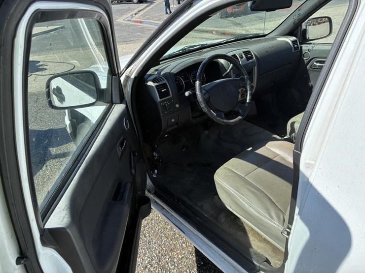 2011-chevrolet-colorado-image-10